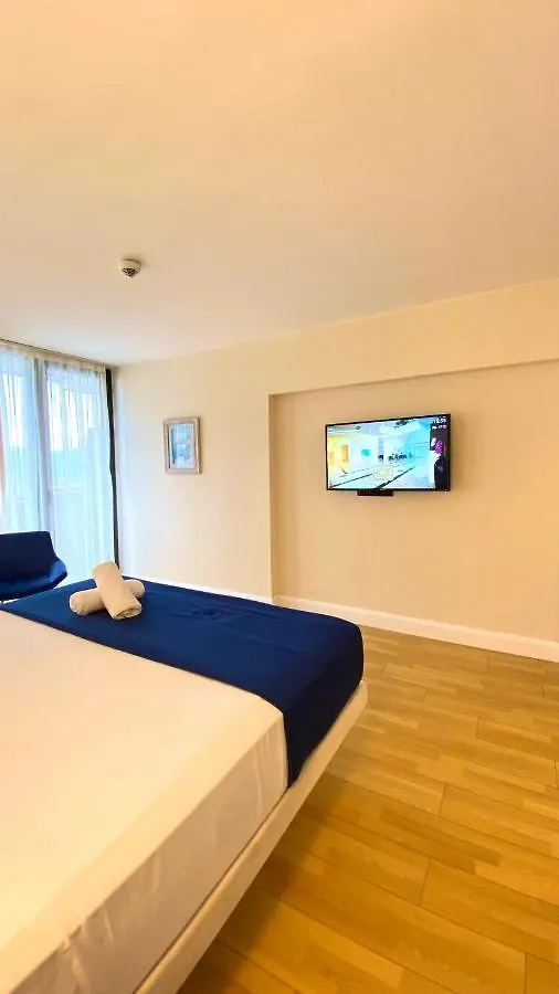 Orbi City Your Seaside Aparthotel Batumi 4*,