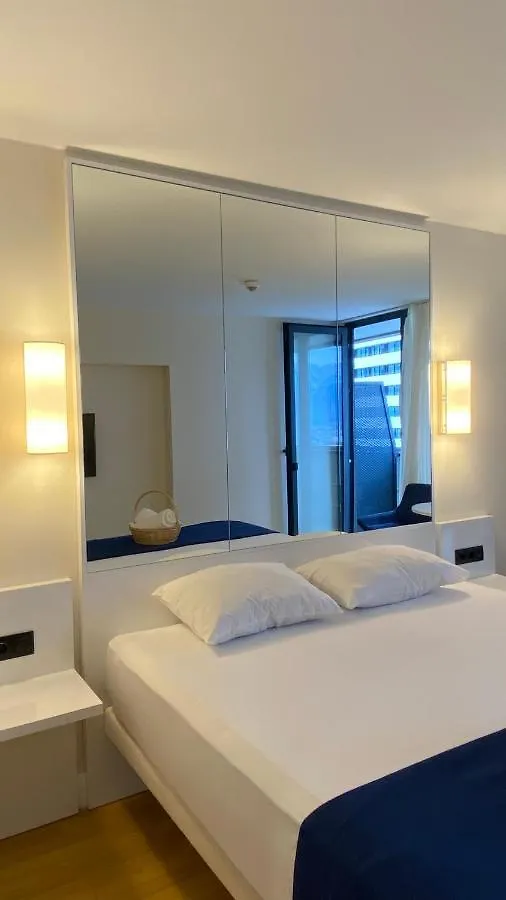 Orbi City Your Seaside Aparthotel Батуми